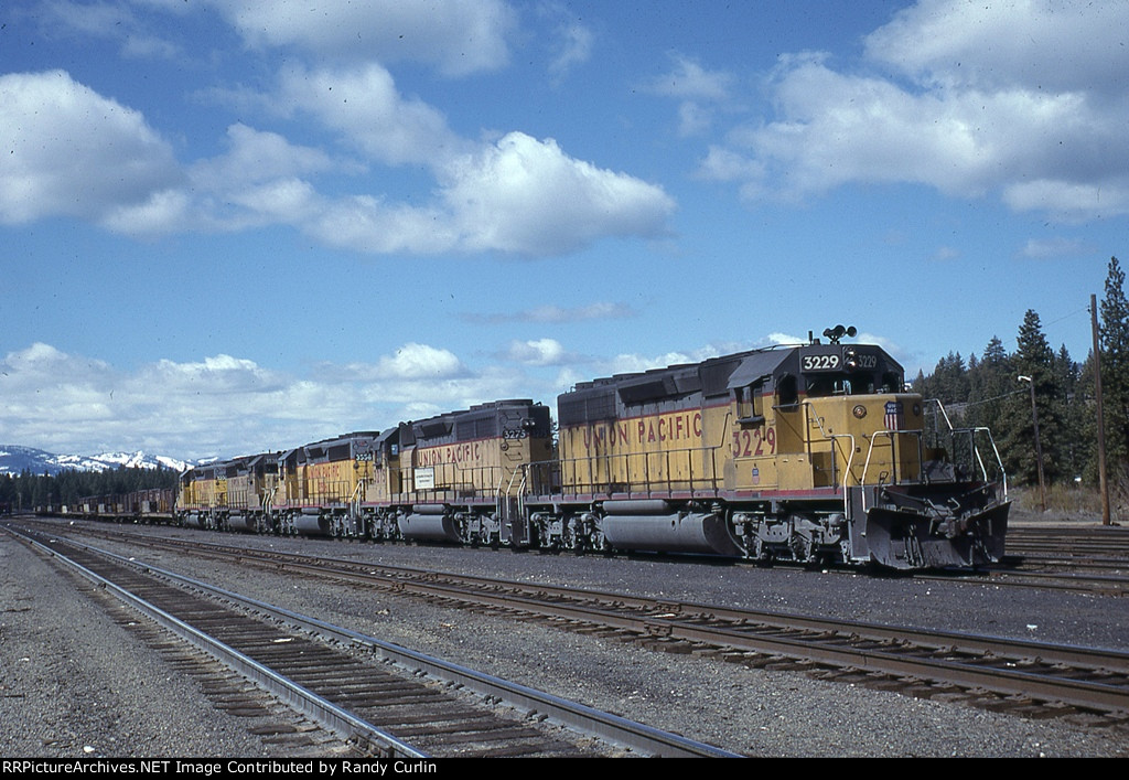 UP 3229 East in Portola Yard